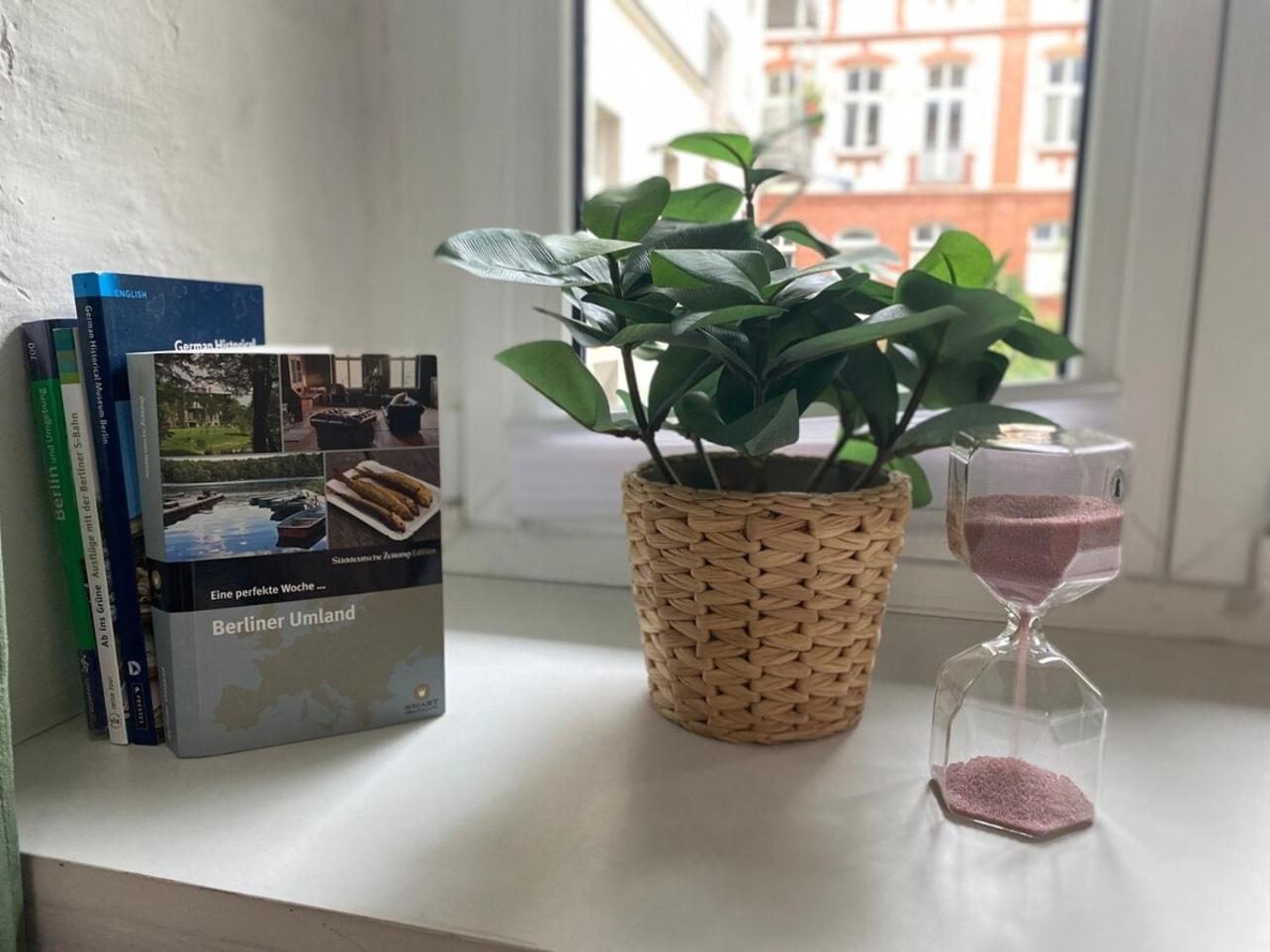 Appartement Central Studio In 5 Minutes To Alexanderplatz Berlijn